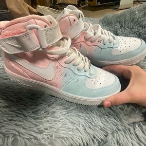 Women’s Hightop Nikes!